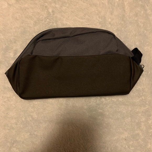 5/$20 - NWOT Adidas travel cosmetic bag - Picture 2 of 6